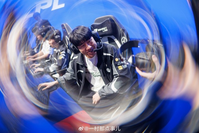 摄影师一村发布S15入围赛返图:2025.10.14 Day1